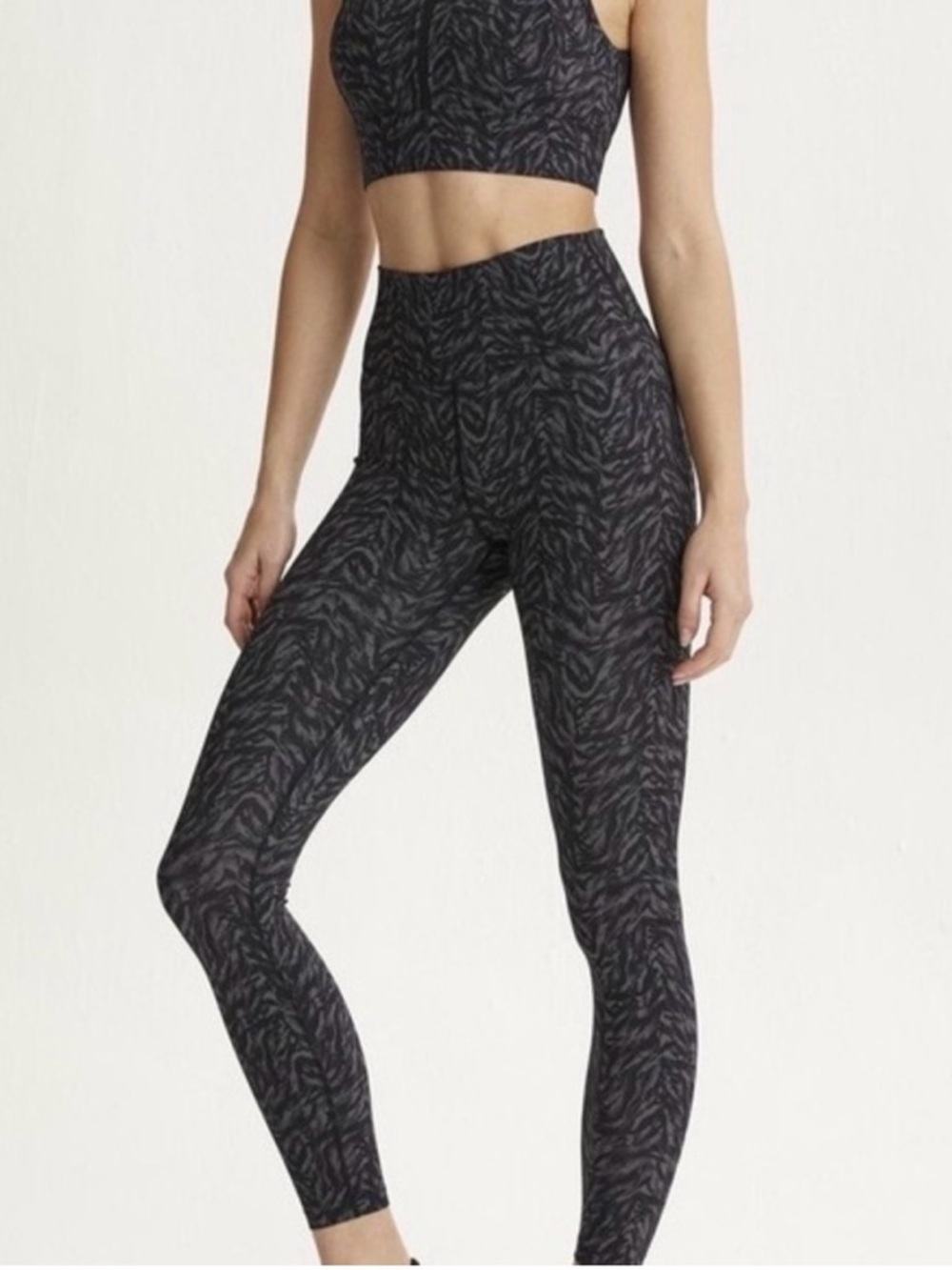 Varley Luna Leggings Dark Mono Zebra print leggings size M.